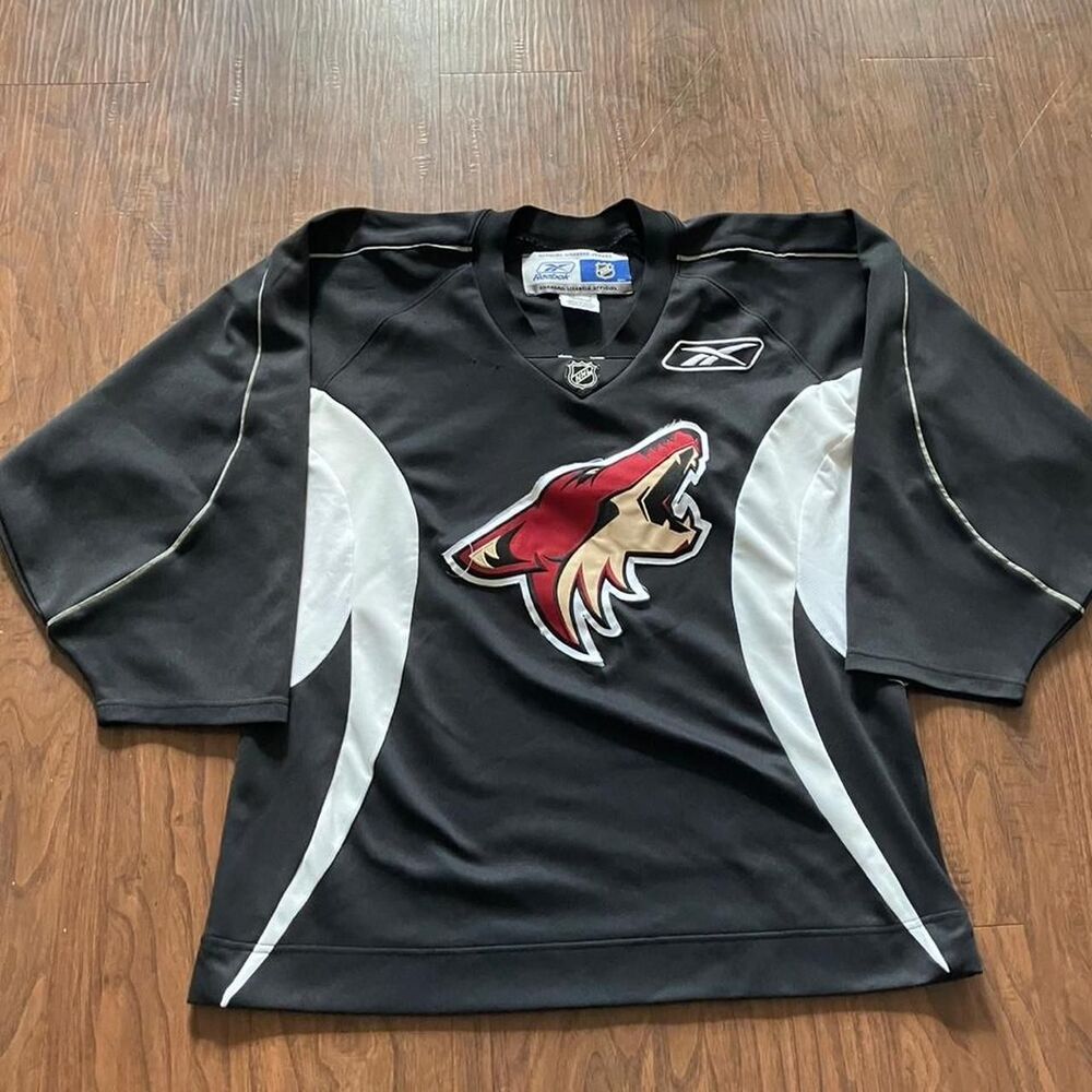 Reebok Men's Black and Grey Top